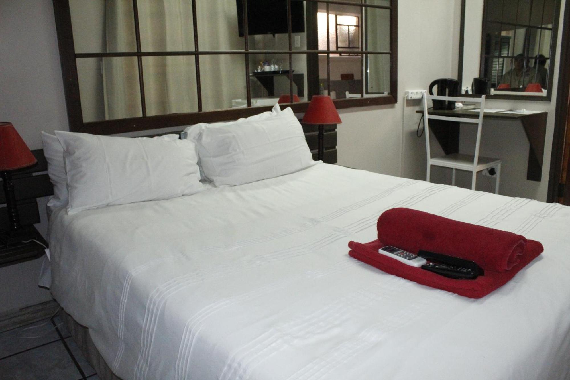 The Ultimate Lodge Louis Trichardt Bagian luar foto